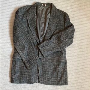 CHRISTOPHER HAYES. 100 % Wool Classic Gray Plaid Men's Blazer